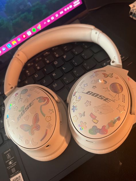 Sony Headphones Aesthetic Stickers, Winter Shuffle, Bose Headphones Stickers, Xm4 Aesthetic, Wren Core, Airpod Aesthetic, Headphones Decorated With Stickers, Sticker Headphone, Headphones With Stickers