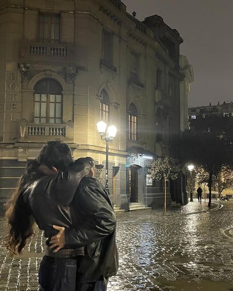 you look pretty in the rain 🫀 #explore #explorepage Cool Couple Aesthetic, Tristan And Morana, Couple Exploring, Rain Romance, Raining Sound, Couple In Rain, Study Together, Couple Together, Study With Me