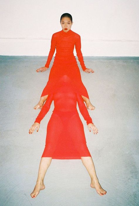 Ren Hang, Changchun, Fashion Photography Inspiration, 영감을 주는 캐릭터, Mode Inspo, Photography Inspo, Editorial Photography, Film Photography, Scarlet