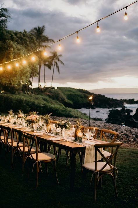 Hawaii Backyard Wedding, Hawaii Wedding Venue, Hawaii Small Wedding, Hawaii Micro Wedding, Small Destination Wedding Ideas, Small Hawaii Wedding, Hawaii Wedding Reception, Hawaii Wedding Venues, Hawaiian Weddings