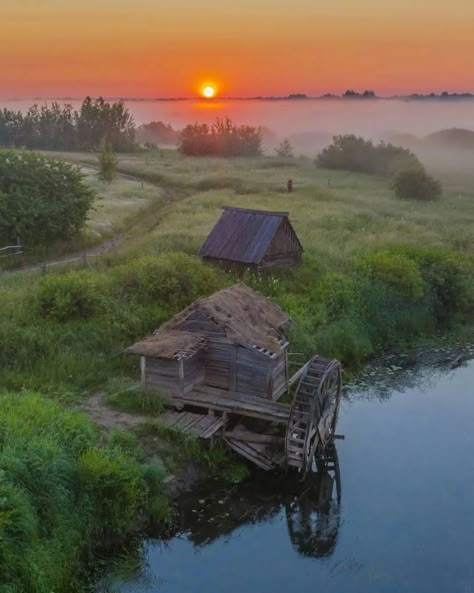 Russian Village, Photos Of Nature, Vacation List, Russian Landscape, Photo Lessons, Sun House, Wonderful Nature, Paintings Acrylic, Big River