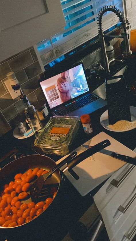 Long distance date, long distance, date idea, cooking date, couple, relationship, dating, Virtual Date Aesthetic, Distant Relationship Aesthetic, Long Distance Relationship Vision Board, Long Distant Couple Aesthetic, Long Distance Soft Launch, Long Distance Love Aesthetic, Long Distance Relationship Asthetic, Long Distance Relationship Dates, Long Distance Friendship Aesthetic