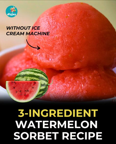 Make a delicious and refreshing watermelon sorbet at home with just 3 ingredients! No need for an ice cream machine. Strawberry Agua Fresca Recipe, Watermelon Sherbet, Easy Shot Recipes, Watermelon Sorbet Recipes, Melon Sorbet, Homemade Sorbet, Agua Fresca Recipe, Sherbet Recipes, Watermelon Sorbet