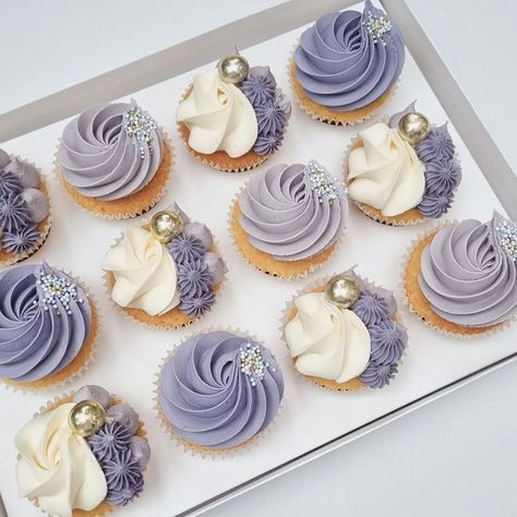 Cupcakes! Which are your favourites..?? It has to be 2 for me, i love anything in those gorgeous Lilac and Mauve tones. I'm using my… | Instagram Cake Designs With Cupcakes, Pastel Purple Cupcakes, Purple And Silver Cupcakes, Cupcakes Purple, Lilac Cupcakes, Reception Dessert Bar, Cupcakes Baby Shower, Purple Wedding Cupcakes, Violet Cupcakes