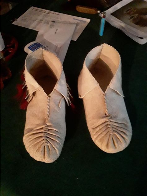 Native Moccasins Pattern, How To Make Moccasins Pattern, Moccasin Pattern How To Make, Leather Moccasins Diy Patterns, Moccasin Pattern Free, Moccasin Boot Pattern, Leather Moccasins Diy, Making Moccasins, How To Make Moccasins