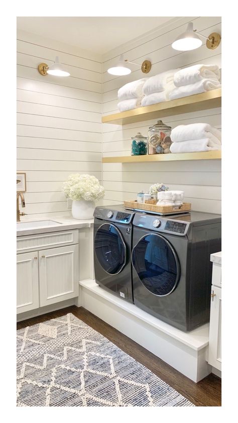 Farmhouse Laundry Room Storage, Washroom Organization, Hallway Remodel, Room Storage Organization, Storage Organization Ideas, Laundry Room Design Ideas, Laundry Room Organization Storage, Room Storage Diy, Dream Laundry Room