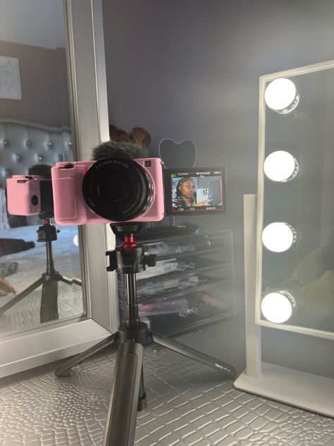 Female Youtuber Aesthetic, Filming Room Ideas Youtube, Youtube Room, Youtube Career, Best Vlogging Camera, Youtube Aesthetic, Start Youtube Channel, Pink Camera, Youtube Ideas