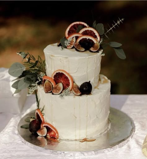 Wedding Cake Dried Fruit, Wedding Cake With Citrus, Dried Fruit Wedding Cake, Fruity Wedding Cake, Lemon Blueberry Wedding Cake, Fig Wedding Cake, Cake With Dried Oranges, Earth Tone Wedding Cake, Small Fall Wedding Cakes