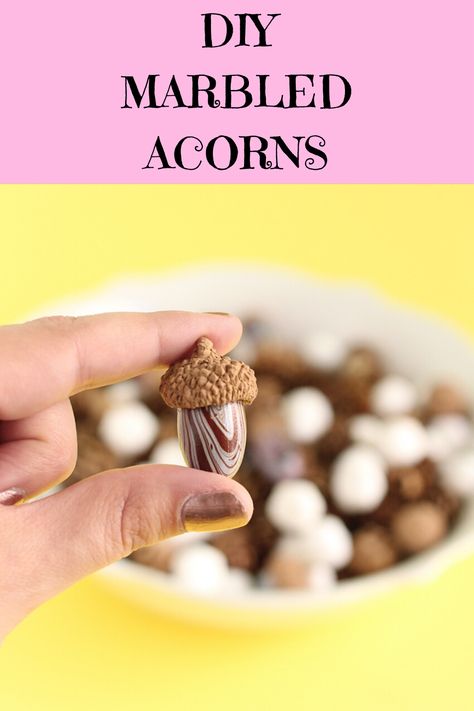 Learn how to give acorns a marbled paint look with this fun DIY! They make the prettiest fall decorations! #acorncrafts #paintedacorns Painted Acorns, Marble Ornaments, Acorn Painting, Acorn Crafts, Thanksgiving Decorations Diy, Thanksgiving Diy, Work Diy, Fall Crafts Diy, How To Give