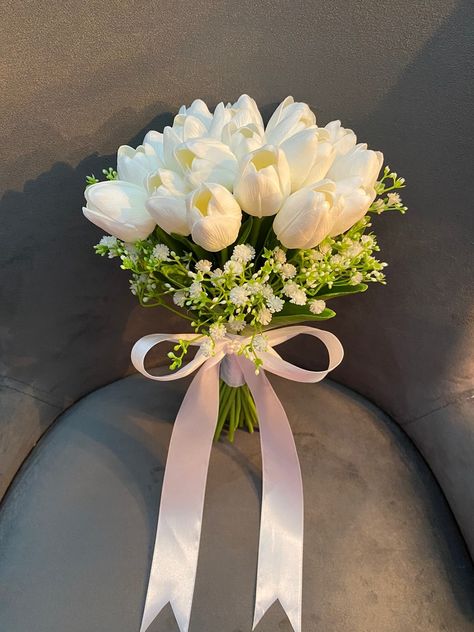 Wedding Flowers Tulips Bouquet, White Tulip Bouquet Wedding, Wedding Bouquets Tulips, Tulips Wedding Bouquet, Wedding Buket, Tulip Wedding Bouquet, Tulip Bouquet Wedding, Tulip Bridal Bouquet, Tulip Bouquets