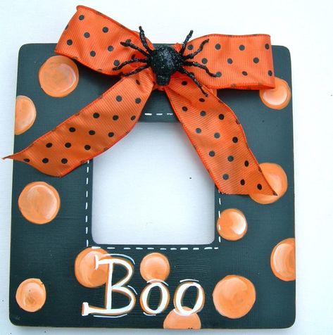 Diy Halloween Picture Frames, Mops Activities, Diy Halloween Pictures, Pumpkin Poop, Fall Picture Frame, Halloween Photo Frames, Halloween Picture Frames, Boo Gift, Picture Frame Crafts