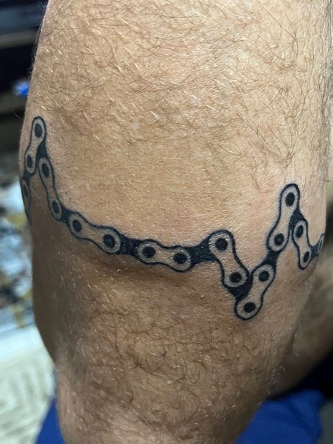 Bike Chain Tattoo, Tattoo Bike, Chain Tattoo, Bike Drawing, Rest Up, First Down, Bike Chain, Tattoo Drawings, Skull Tattoo