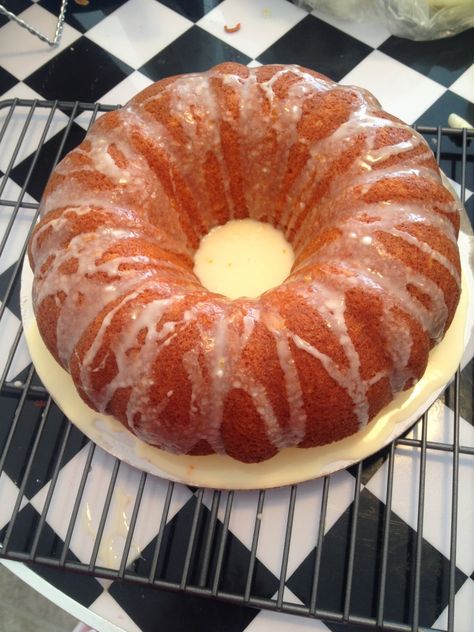 Orange Cake Mix Recipes, Orange Dreamsicle Cake Recipe, Dreamsicle Cake Recipe, Orange Dreamsicle Cake, Dreamsicle Cake, Orange Drizzle Cake, Moist Orange Cake, Orange Dreamsicle, Drizzle Cake