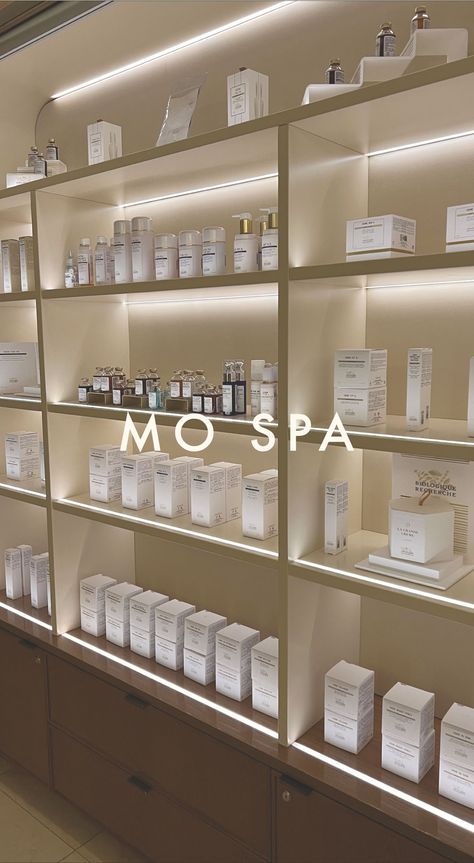 Skincare Shop Interior Design, Curved Retail Display, Skin Care Interior Design, Med Spa Retail Display, Skincare Store Aesthetic, Skin Care Store Design, Cosmetics Store Interior Design, Skincare Store Display, Skincare Window Display