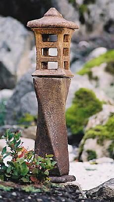 Japanese Lantern - Yojiru in Ancient Stone Finish Japanese Garden Lanterns, Japanese Stone Lanterns, Japanese Garden Ideas, Pagoda Garden, Small Japanese Garden, Japanese Garden Landscape, Zen Garden Design, Japanese Lantern, Stone Lantern