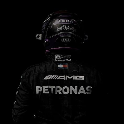 Mercedes Petronas, Mercedes Wallpaper, Lewis Hamilton Formula 1, Star Wars Jokes, Amg Petronas, Drive In Movie, Formula 1 Car, Healthy Lifestyle Inspiration, Racing Driver