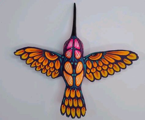 Alibreje Ideas, Diy Alebrijes, Alebrije Ideas, Hummingbird Alebrije, Aztec Hummingbird, Alebrije Tattoo, Mexican Alebrijes, Trippy Tattoo Ideas, Trippy Tattoo