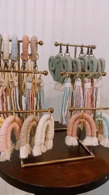 Macrame Display, Apartment Homestead, Craft Table Display, Macrame Gifts, Macrame Crafts, Tassels Handmade, Macrame Style, Mia Bella, Mini Macrame