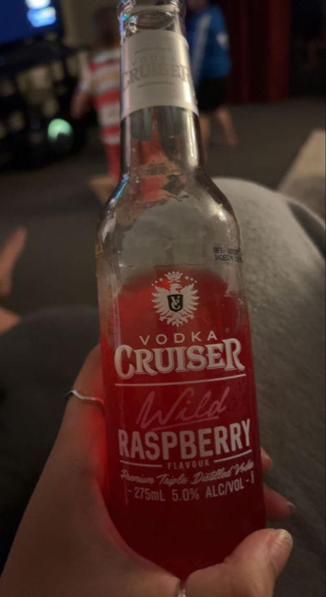 Vodka Soda Aesthetic, Smirnoff Pink Lemonade, Smirnoff Ice Pink Lemonade, Vodka Cruiser, Cruisers Vodka, Smirnoff Raspberry, Alcholic Drink Aesthetic Pink, Pretty Alcoholic Drinks, Raspberry Vodka