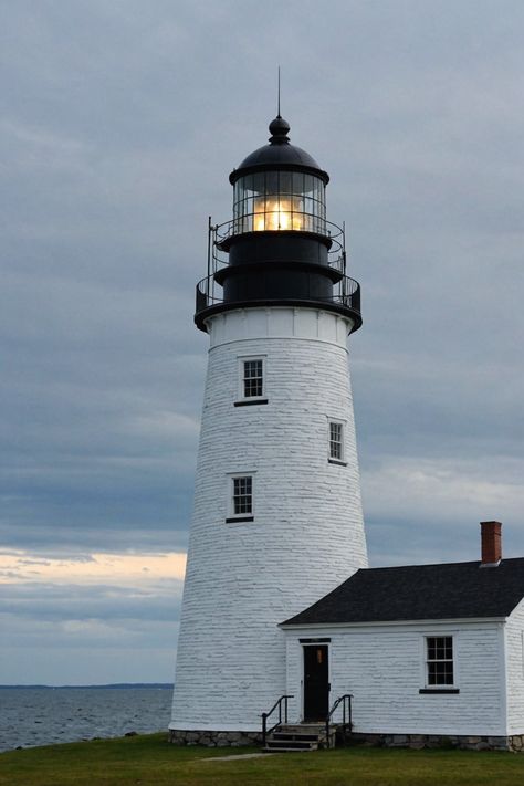 Light the Way: Exploring Maine’s Historic Lighthouses Lighthouse On Beach, Maine Lighthouses Photography, Mailbox Lighthouse, Lighthouse Core, Lighthouses In Maine, Lighthouse Interior, Lighthouse Black And White, Lighthouse Living, Lighthouse House