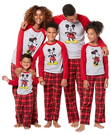 Christmas Jammies Family, Disney Winter, Sleep Sets, Minnie Mouse Christmas, Matching Family Christmas Pajamas, Christmas Jammies, Family Pajama Sets, Disney Pajamas, Matching Christmas Pajamas