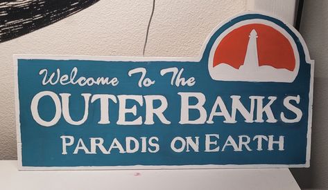 "Welcome to the outer banks" painting Outer Banks Gift Ideas, Outer Banks Diy Room Decor, Outer Banks Room Decor, Outer Banks Painting Ideas, Outer Banks Painting, Decorating Sneakers, Diy Outer, Obx Dr, Birthday 10