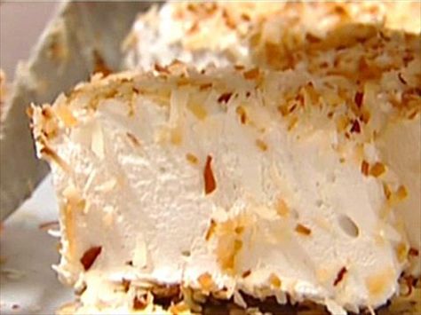 Toasted Coconut Marshmallows Video : Food Network - FoodNetwork.com Coconut Marshmallow Recipe, Coconut Cream Pie Bars, Marshmallow Recipe, Banana Pudding Cheesecake, Video Food, Recipes With Marshmallows, Coconut Cream Pie, Pie Bar, Bake Sale