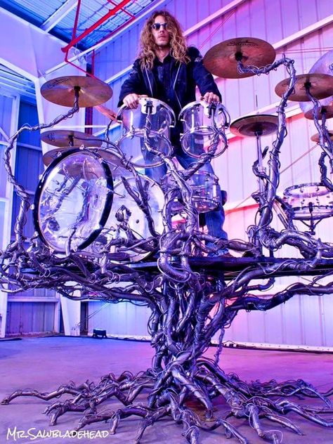 Tree Drum Kit Set Up. RESEARCH It's SUPER annoying &  rather unethical to NOT give credit for photos, tho posting on Facebook presumes someone might not: 10,750 SHARES by 10-9-2015. CREDIT: Life Tree Design drumkit designs are shared on Facebook by pseudonym musician Mr. Sawbladehead who describes himself as Artist, Professional Drummer, Audio Engineer, metal fabricator. Website is on MySpace site. #Sawbladehead Custom Drum Set, Steve Gadd, Drum Sets, Drum Music, Audio Engineer, Life Tree, Drum Kit, I'm With The Band, Ukelele