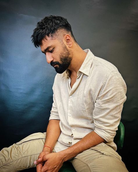 Vicky Kaushal Hairstyle, Fade Haircut With Beard, Indian Hair Cuts, Very Short Hair Men, Young Men Haircuts, Short Hair With Beard, Short Fade Haircut, Haircut Names For Men, Mens Haircuts Short Hair