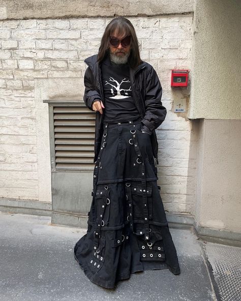 Emo Male Fashion, Balenciaga Outfit, Axis Mundi, Techno Outfit, Rave Pants, Fit Pics, Concept Clothing, Streetwear Aesthetic, Futuristic Fashion