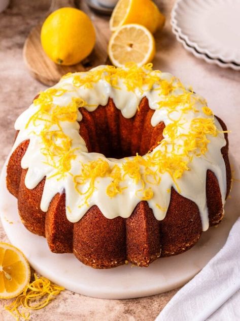 Streusel Bundt Cake, Bundt Cake Lemon, Pies And Tacos, Lemon Bundt Cake Recipe, Lemon Brownies, Bundt Cake Recipe, Lemon Syrup, Lemon Bundt Cake, Lemon Dessert Recipes