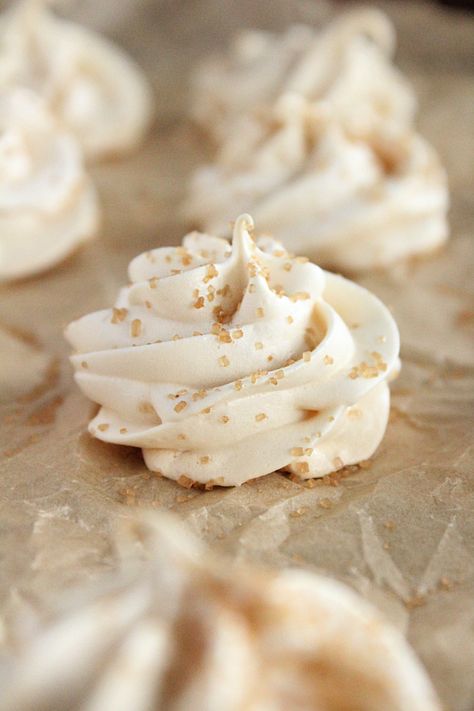 Apple Meringue Cookies, Maple Meringue Cookies, Brown Sugar Meringue Cookies, Air Fryer Meringue Cookies, Maple Appetizers, Maple Sugar Recipes, Meringue Recipe Cookies, Fall Meringue Cookies, Maple Sugar Candy Recipe