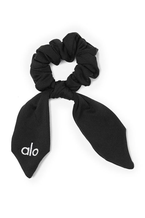 ALO Yoga Black Friday and Cyber Monday Sales + HAUL | Schimiggy Alo Yoga Accessories, Accessories Inspiration, Gym Hairstyles, Yoga Accessories, Yoga Videos, Shopper Tote, Best Yoga, Alo Yoga, Scrunchie Hairstyles