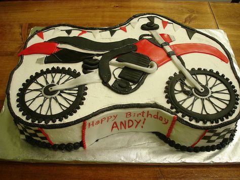 Dirt Bike Cake, Motorcycle Birthday Cakes, Motorbike Cake, Bike Cake, Dirt Bike Party, Motorcycle Cake, Delish Cakes, Bike Party, Motorcycle Birthday