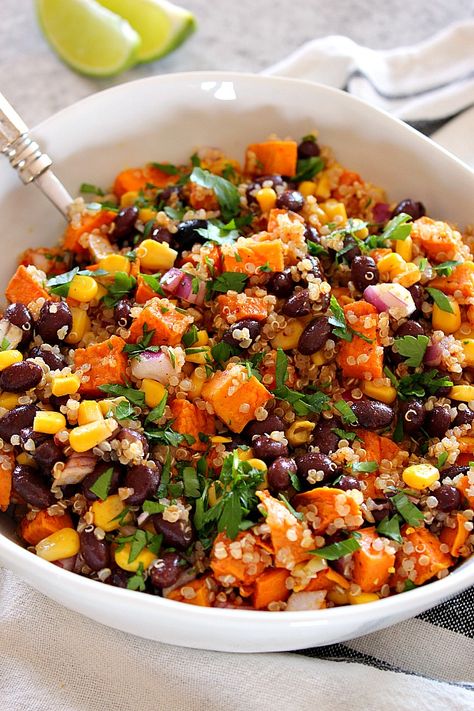 Roasted Sweet Potato Black Bean Quinoa Salad Recipe - healthy and filling quinoa salad with cumin roasted sweet potatoes and quick oil and lime vinaigrette. Perfect as a side dish or a healthy lunch! Quinoa Salad Recipes Healthy, Black Bean Quinoa Salad, Bean Quinoa Salad, Bean Quinoa, Sweet Potato Black Bean, Quinoa Salad Recipe, Lunch Prep, Black Bean Quinoa, Resep Salad