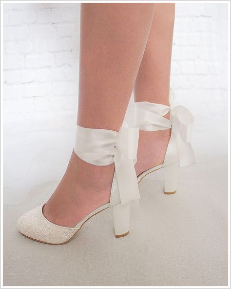 Winter Wedding Heels - Who doesn't enjoy getting a great deal from leading brands. Click to find out more NOW! Closed Toe Wedding Shoes, Women Wedding Shoes, Graduation Shoes, Bride Heels, Bold Heels, Heels Glitter, Wedding Shoes Bride, Tie Women, Holiday Shoes