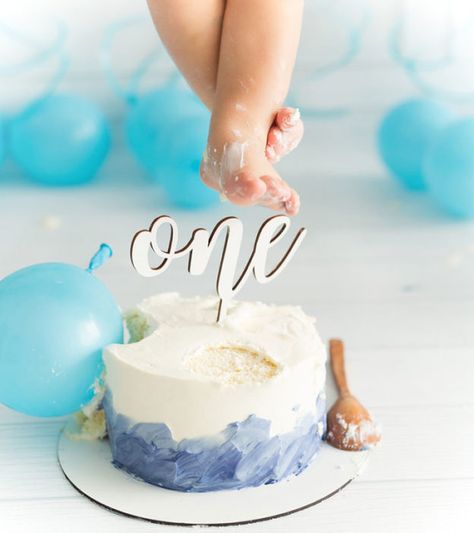 25 Crazy 1st Birthday Cake Smash Ideas For Your Little One Cake Smash Ideas, Smash Cake First Birthday, 1st Bday Cake, Boys First Birthday Cake, Boys 1st Birthday Cake, Cake Smash Theme, Baby Boy Birthday Cake, Baby Cake Smash, Smash Cake Boy