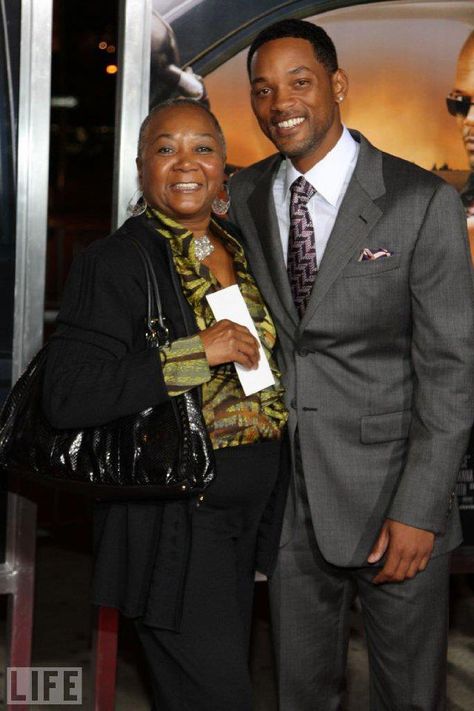 Will Smith and his Mom Mother Picture, Tamara Mowry, Collateral Beauty, Willow Smith, Pregnant Celebrities, Jaden Smith, Jada Pinkett Smith, Celebrity Families, Black Actors