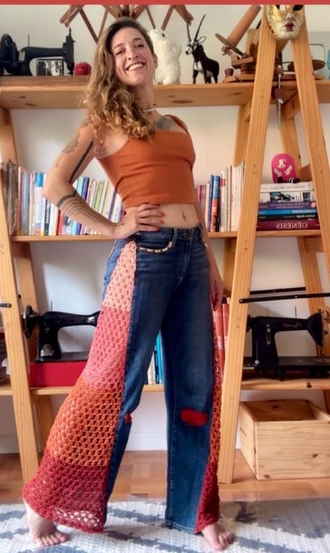 How To Make Jeans, Ropa Upcycling, Crochet Bottoms, Crochet Pants, Diy Clothes Design, Crochet Wool, Crochet Fabric, Fancy Dress Design, Fun Crochet Projects