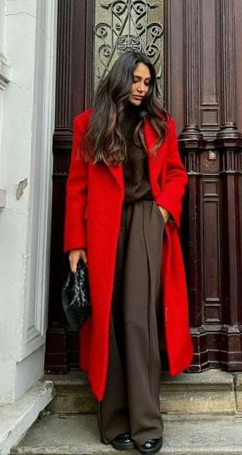 Red Coat Outfit, Red Long Coat, Outfit Inspiration Women, Red Coat, Red Outfit, Autumn Outfit, Outfit Inspo Fall, Colourful Outfits, Winter Fashion Outfits