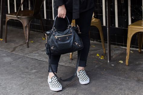 Balenciaga City Small Outfit, Balenciaga City Bag Outfit, Balenciaga Mini City Bag, Balenciaga Motorcycle Bag, Balenciaga Mini City, Balenciaga Purse, All Black Fashion, Motorcycle Bag, Balenciaga Black