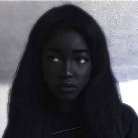 Very Dark Skin Women, Dark Skin Aesthetic Faceless, Lola Chuil, Dark Skinned Black Women, Dark Skin Girl, Sinful Clothing, Dark Black Hair, Asian Skin Tone, Dark Skin Models