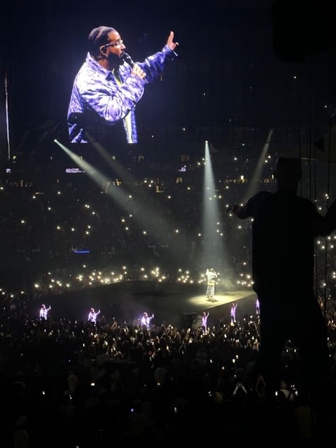 #drake #concert Concerts Vision Board, Drake In Concert, Drake Concert Aesthetic, Drake Concert Tickets, Concert Drake, J Cole Concert, Drake Pfp, Drake Concert Outfit, Drake Live