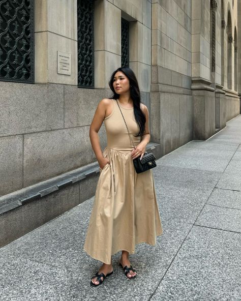 this @oakandfort maxi dress 💛 * * Maxi summer dress, summer dress, poplin dress, beige dress, summer outfits, summer outfit ideas, summer look, summer fashion, Pinterest style, elegant style, dress of the day, style Inspo #maxidress #whitedress #summerdress #poplindress #summer #summeroutfit #styleinspo #styleinspiration #fashiontrend #fashiontips #whitesummerdress #pinterestinspired #pinterestaesthetic #pinterestgirl #elegantdress #summeroutfitideas #outfitoftheday Dress Summer Outfits, Elegant Style Dress, Maxi Summer Dress, Look Summer, Outfit Ideas Summer, Pinterest Style, Beige Dress, Summer Outfit Ideas, Dress Beige