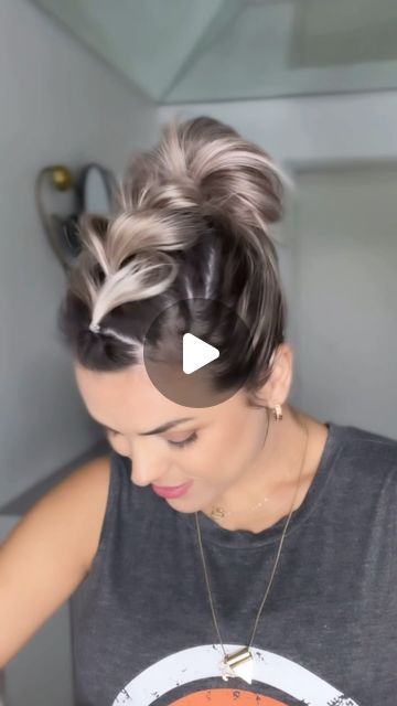 Boho Braid Short Hair, Bubble Braid Tutorial Short Hair, Sorry Hair Styles For Women, Bubble Braid Hairstyles For Short Hair, Concert Hairstyles Short Hair, Bubble Hairstyle Short Hair, Bubble Braid Space Buns, Easy Work Hairstyles Short, Short Hair Bubble Braid