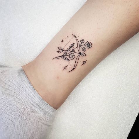 Sunflower Arrow Tattoo, Archer Tattoo, Sagittarius Tattoo Designs, Simple Hand Tattoos, Sagittarius Tattoo, Arrow Tattoo, Dainty Tattoos, Spine Tattoos, Baby Tattoos