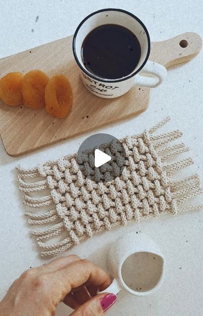 Punch Needle For Beginners ☆ Fiber Arts | Super Easy macrame coaster with a knitted-like outcome!  ☆This technique is amazing for bags, baskets, table mats etc!  ♡For this pro... | Instagram Macrame Mat Diy, Macrame Table Mat, Macrame Mat, Macrame Coasters, Easy Macrame, Macrame Table, Round Table Mats, Rope Baskets, Rope Basket