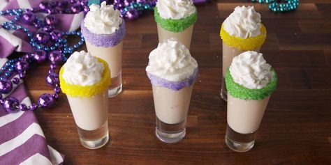 Shots worthy for a king. Rumchata And Fireball, Cordial Cocktails, Mardi Gras Party Food, Fireball Recipes, Mardi Gras Drinks, Shots Recipes, Cake Shot, Mardi Grad, Regional Recipes