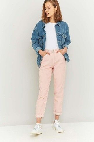 Classy Trousers, Jeans Rosa, Season Outfits, Look Rose, Style Casual Chic, Pink Jeans, Pink Pants, Mode Vintage, Look Casual