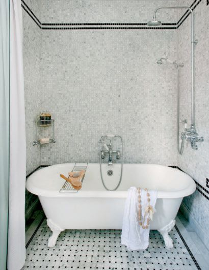 decormag - bathrooms - exposed plumbing, exposed shower plumbing, rain shower head, tub in shower, bathtub in shower, shower bath combo, bat... Bathtub Faucet Placement, Exposed Shower Plumbing, Bathtub Combo, Shower Bath Combo, Shower Marble, Marble Basketweave, Bath Shower Combination, Exposed Plumbing, Bathtub Wall